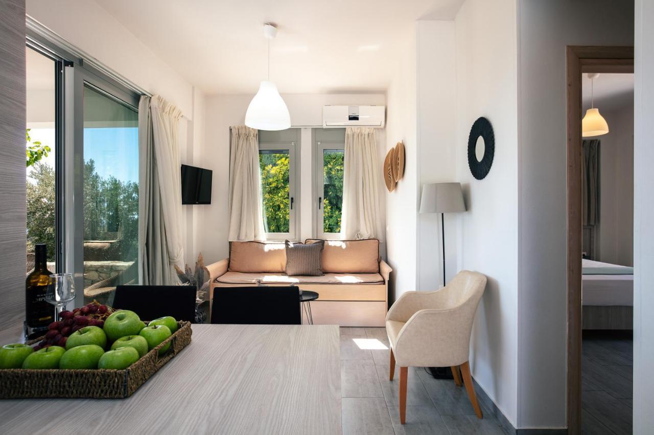 איה גליני Evgoro Luxury Suites מראה חיצוני תמונה