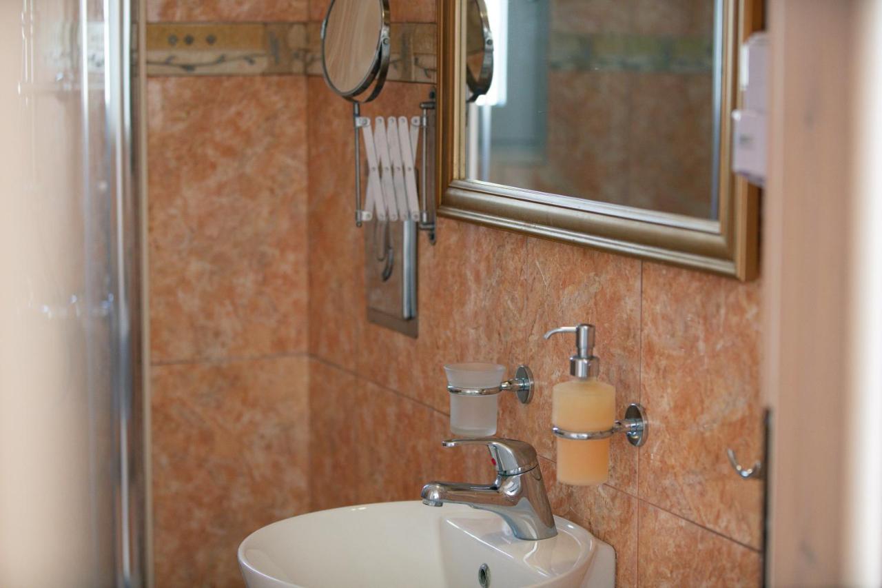 איה גליני Evgoro Luxury Suites מראה חיצוני תמונה